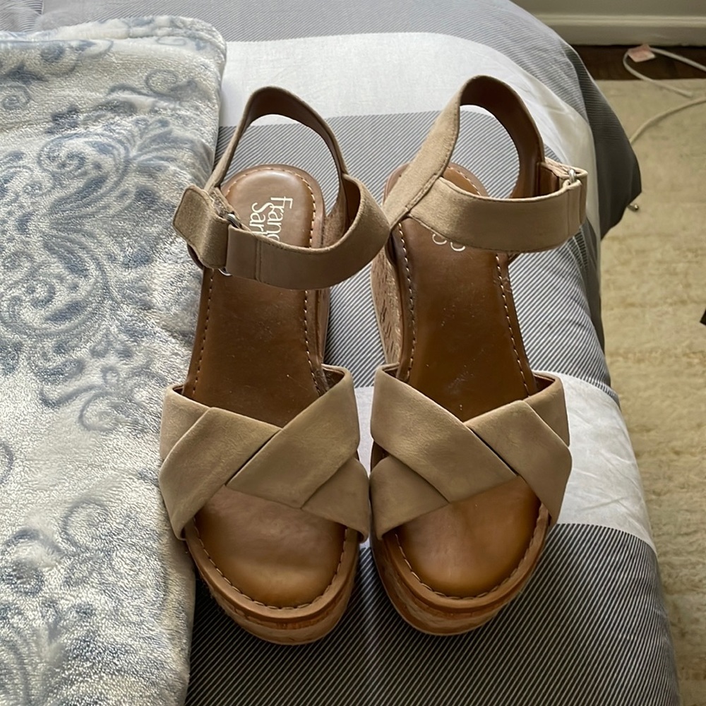 Franco Sarto taupe suede wedges